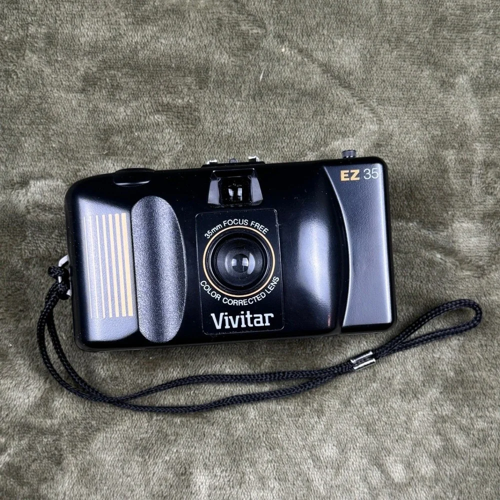 Vivitar EZ 35 Vintage 35mm Point & Shoot Film Camera Focus Free Strap Black